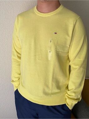 Tommy Hilfiger Men's Light Yellow Crewneck Sweater